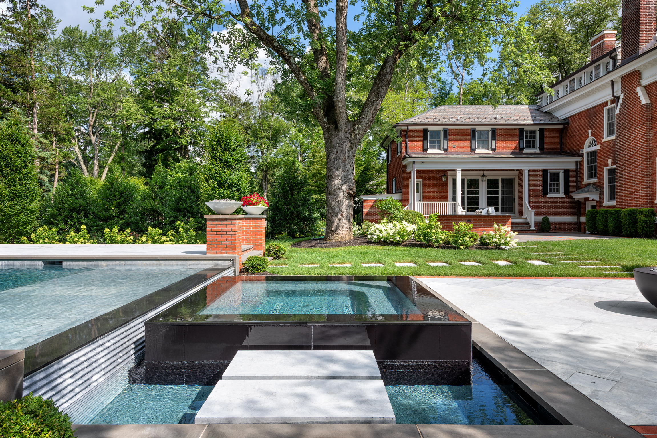 ABSOLUTE BLACK POOL TILES application photo 3