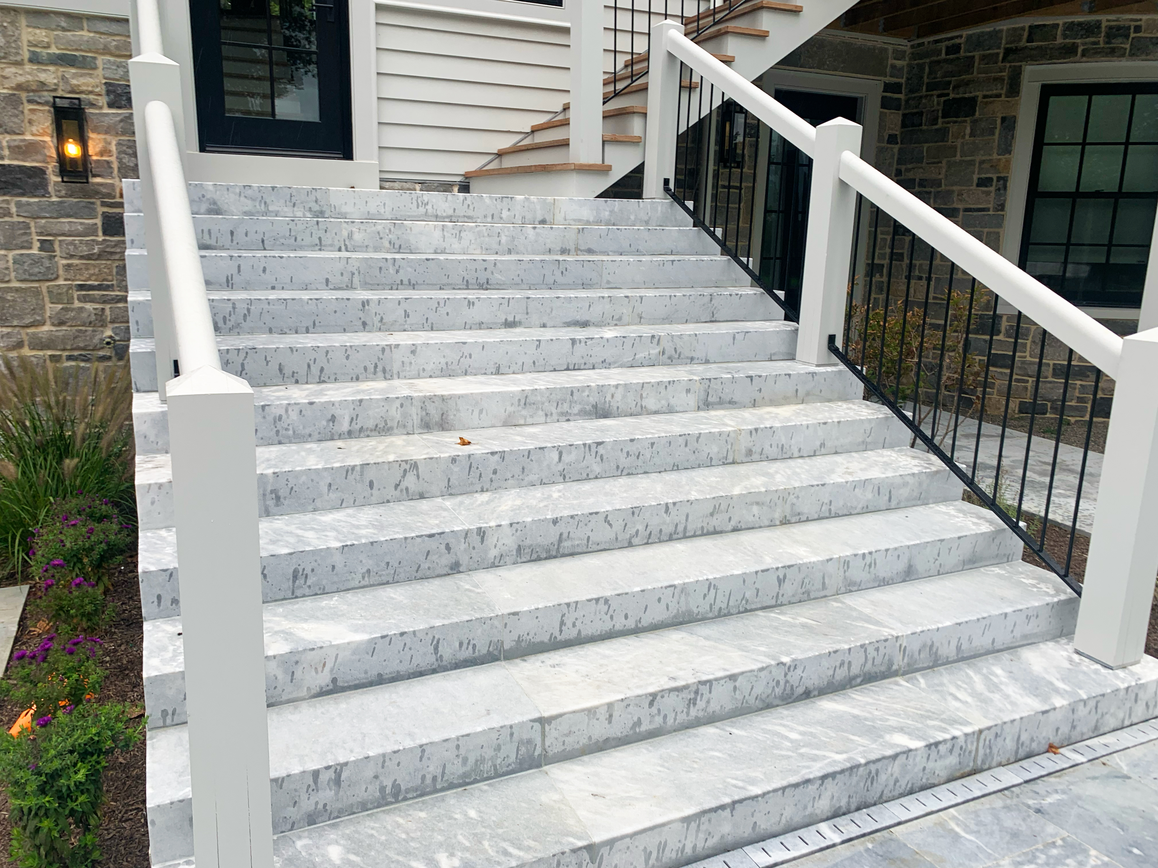 AFYON CLOUD® DIMENSIONAL STEP TREADS application photo 0