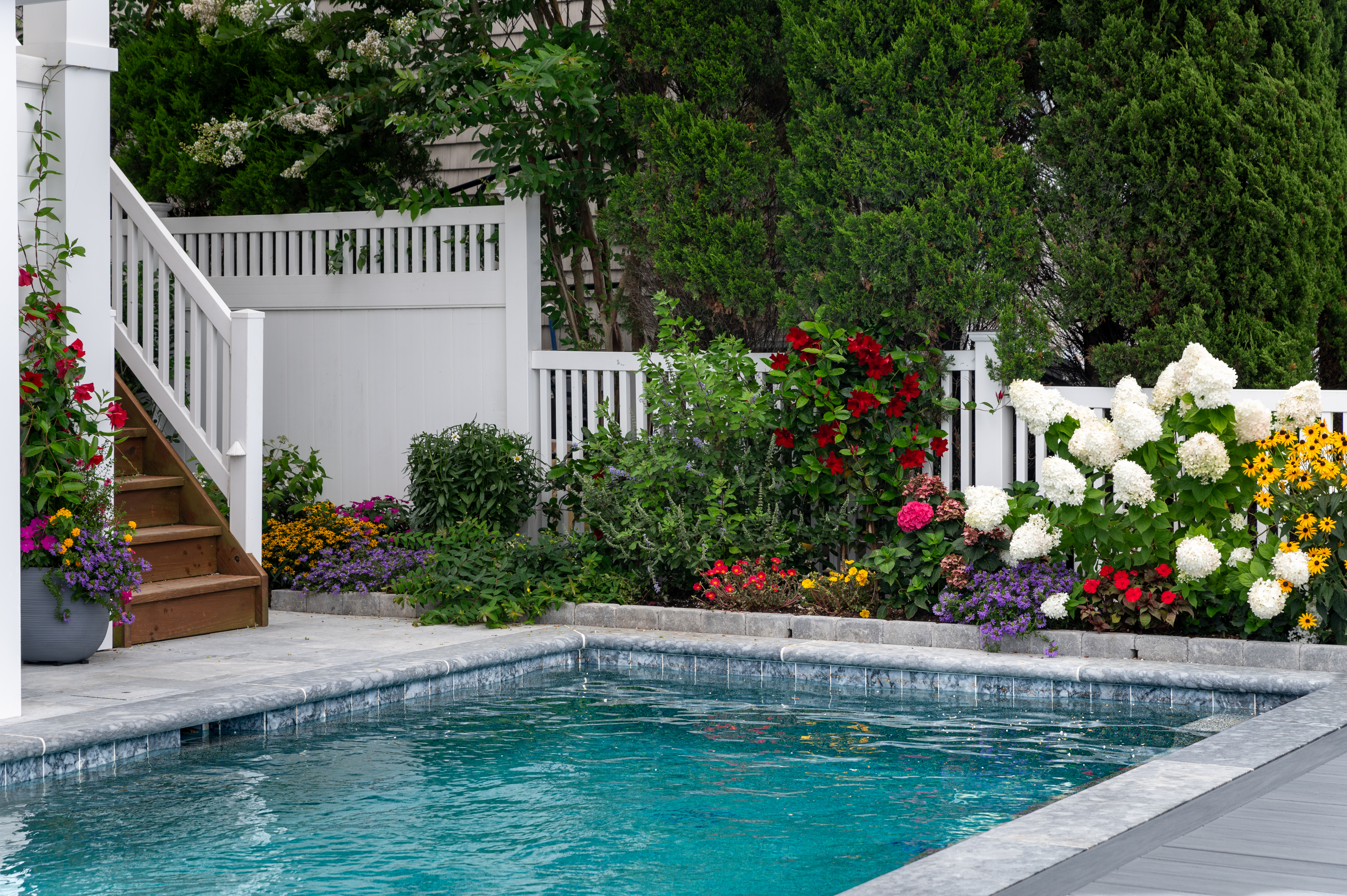 DEEP BLUE® COPING & TREADS application photo 2