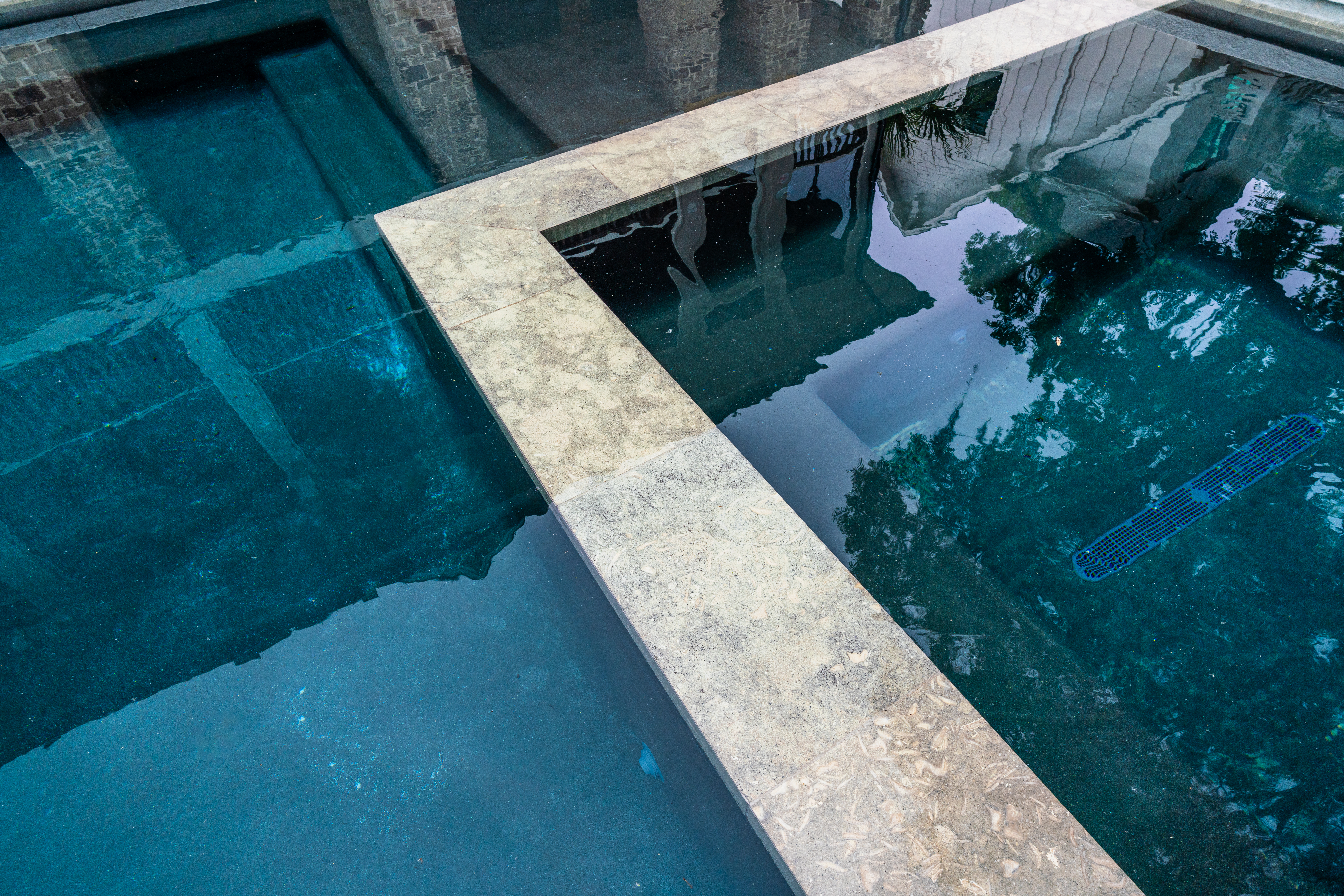 CREMA OLIVA® POOL TILE application photo 2
