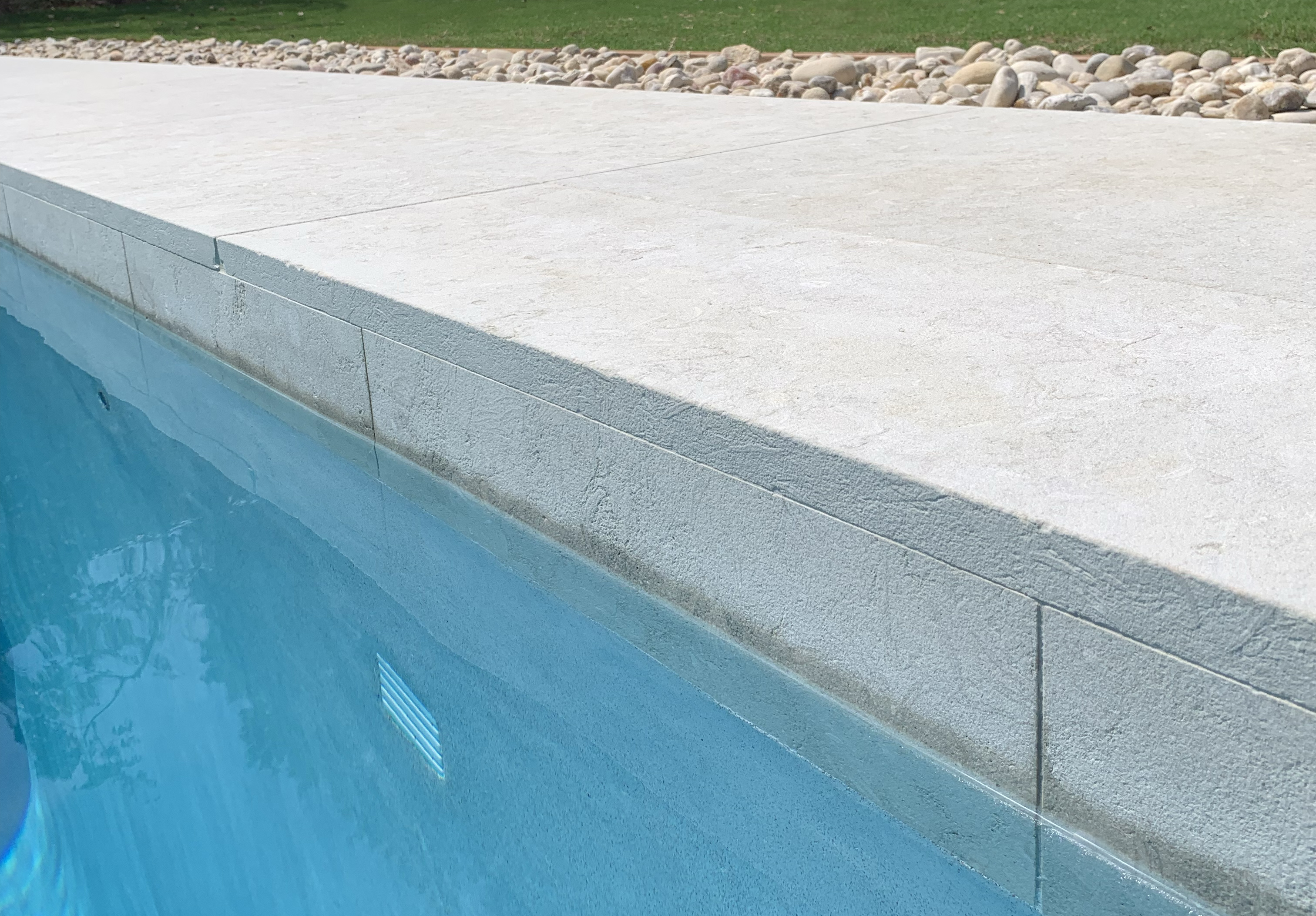 CREMA OLIVA® POOL TILE application photo 5