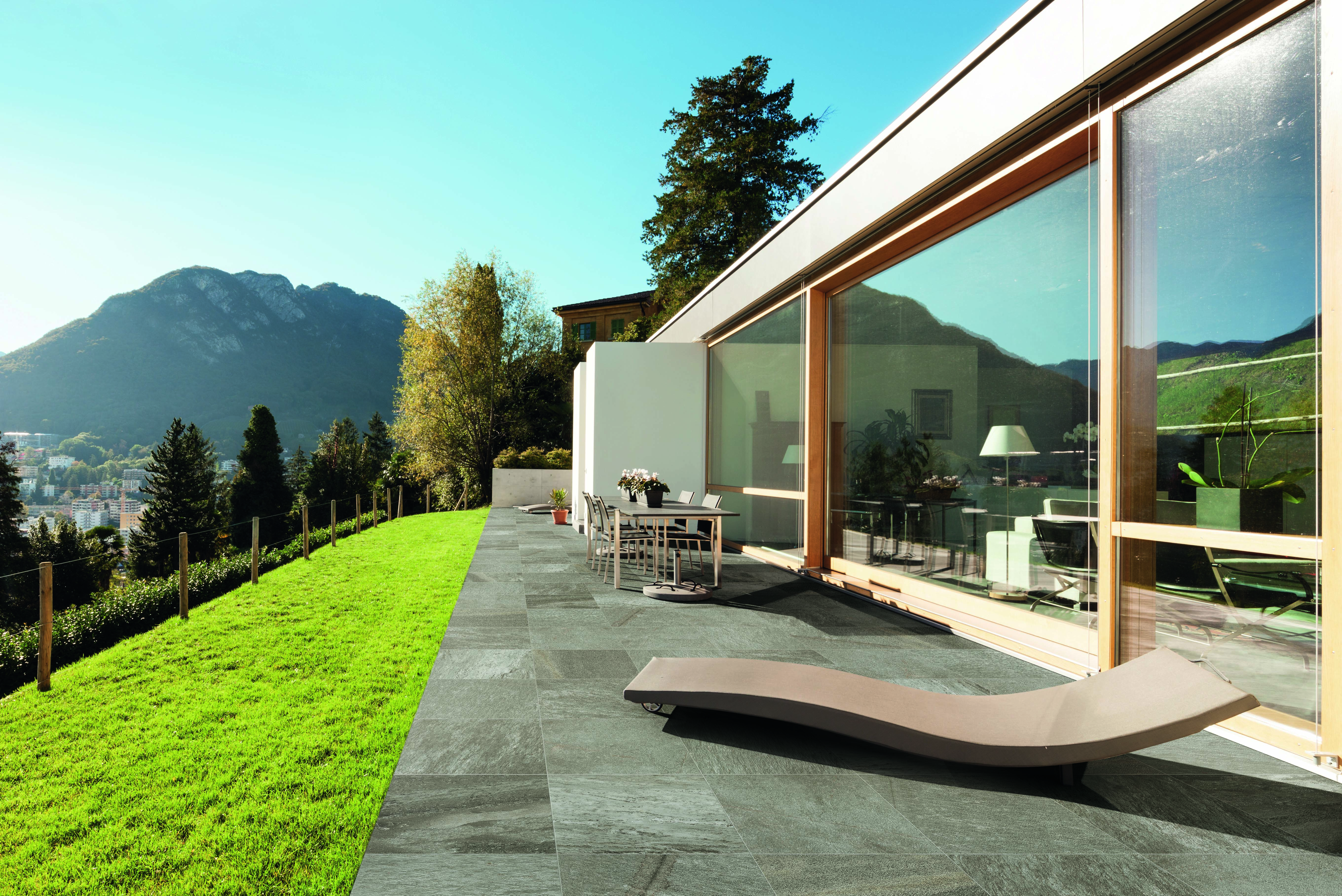 QUARTZ OUTDOOR PORCELAIN application photo 0