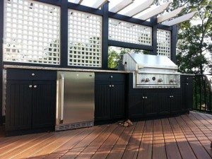 outdoor kitchen