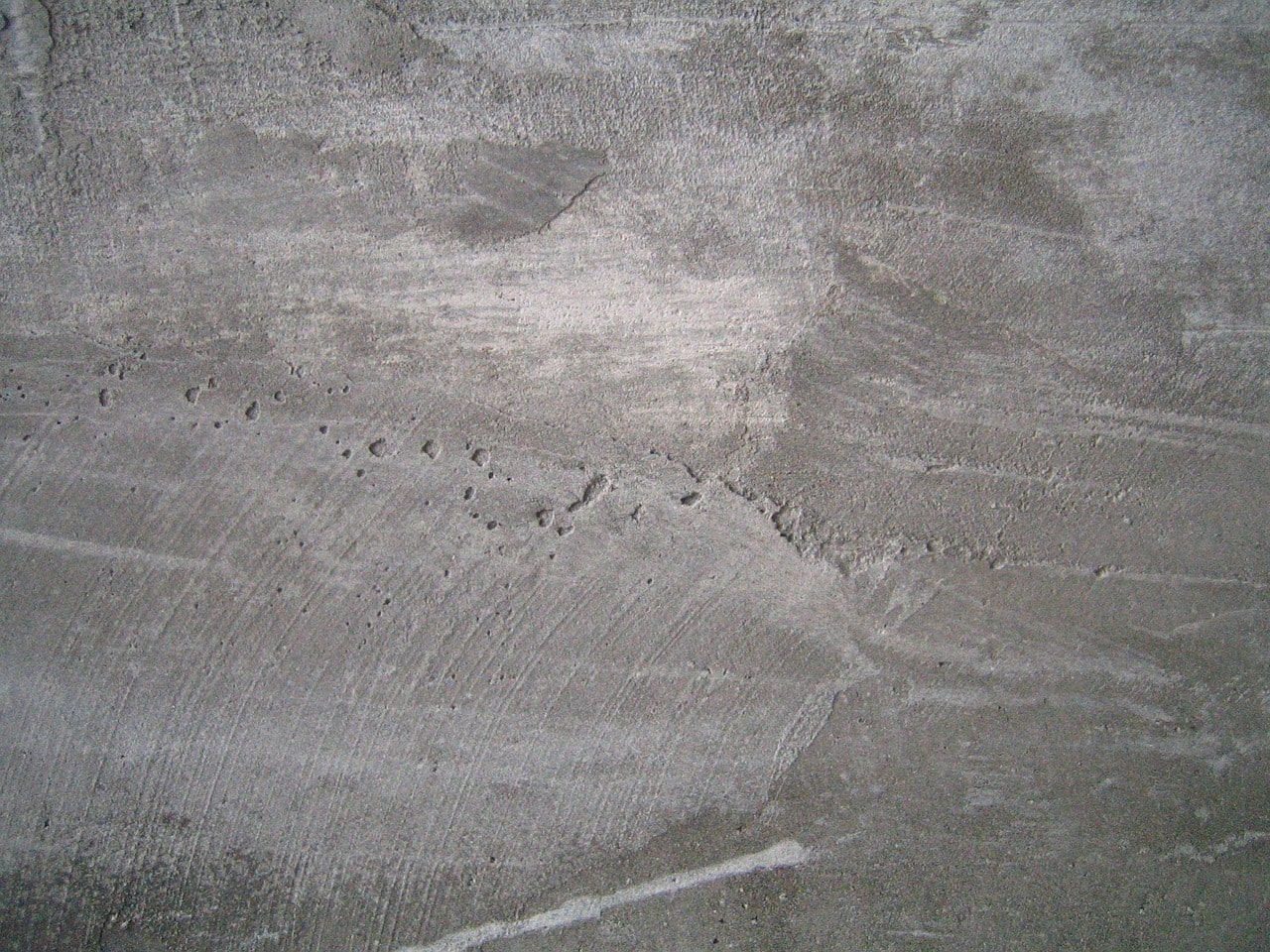 How epoxy coated concrete floors help you make a great impression