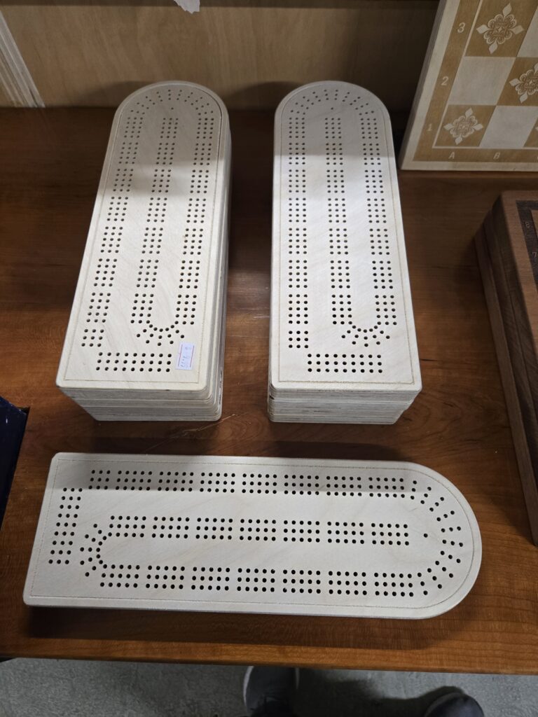 wood cribbage board gift.