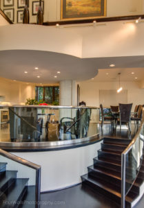 Richie from living room to kitchen