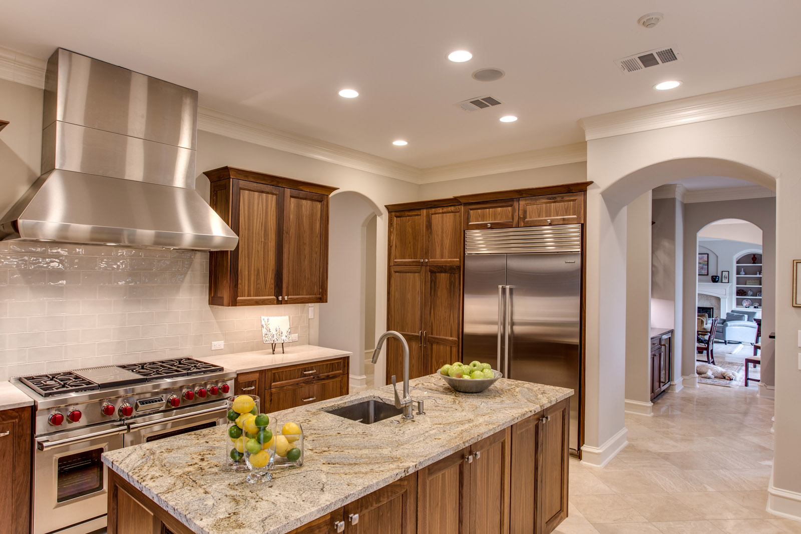 14 Kitchen toward dining room 2